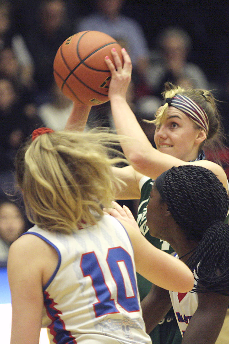 15788041_web1_190302-LAD-Basketball-final-walnut-grove-5