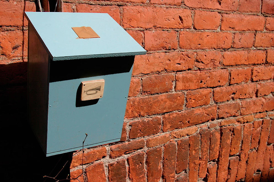 16002183_web1_letter-box-hero