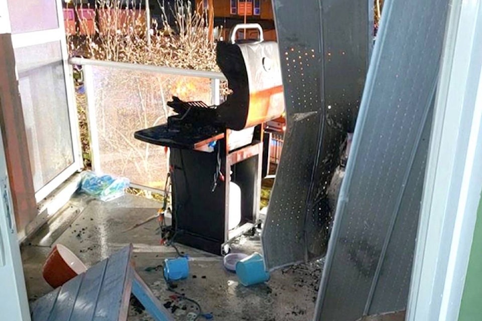 16121518_web1_190326-BPD-M-Abbotsford-balcony-fire