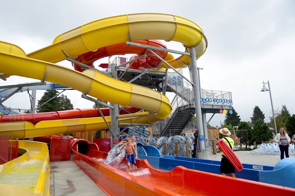 16350616_web1_copy_water-park