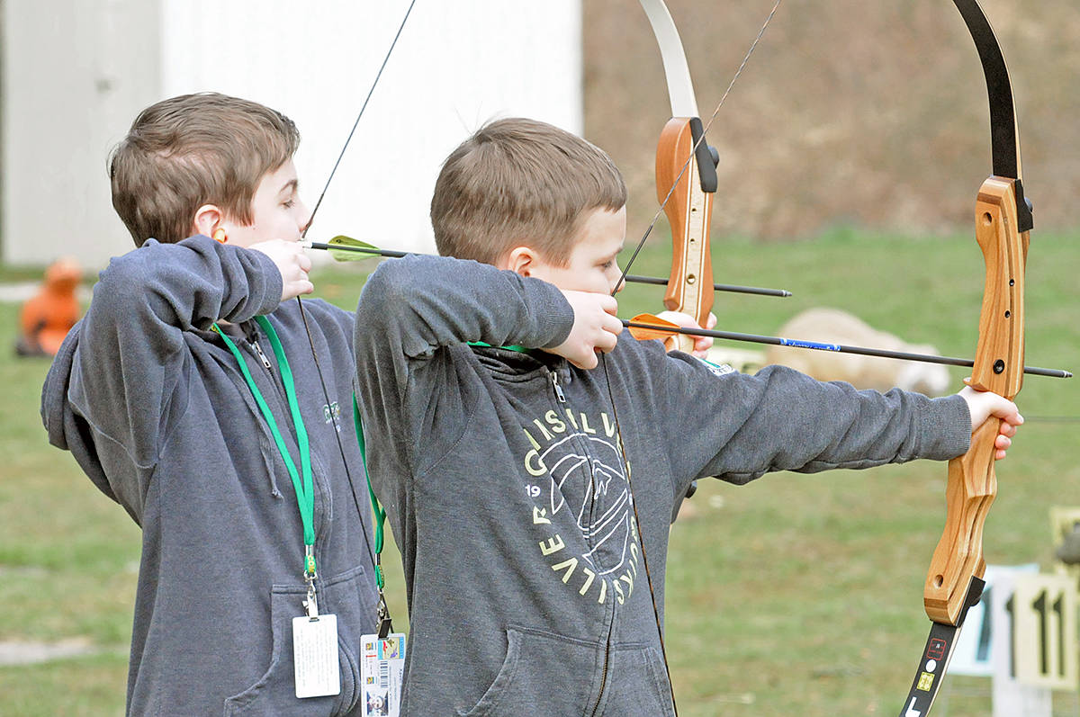 16351047_web1_190410-LAD-3D-archers-boys