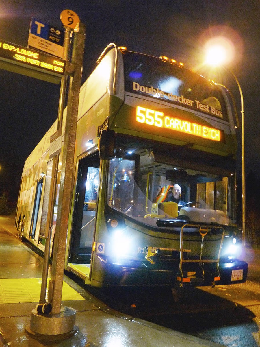 16373567_web1_180109-LAT-double-decker-bus-at-Carvolth-vertical