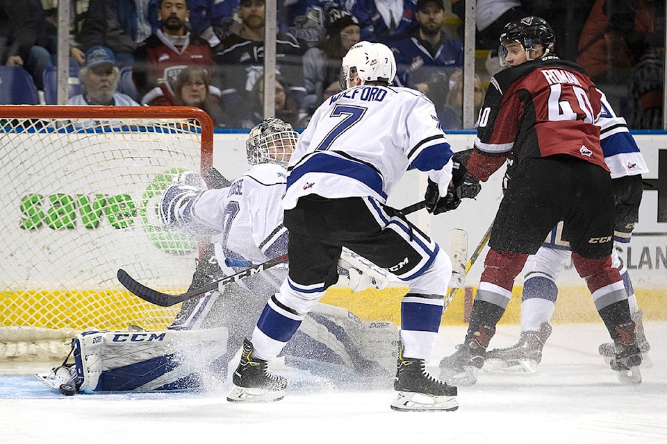 16380679_web1_Royals-VS-Giants-Game-4--Quick-Edits---Photo-by-Jay-Wallace--21050