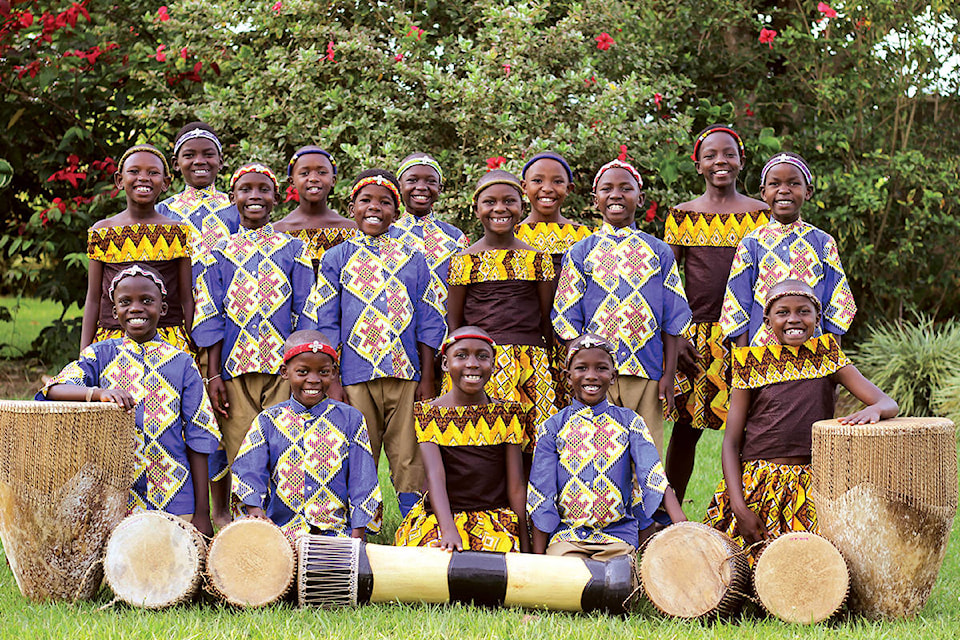 17158311_web1_190605-LAT-AfricanChoir