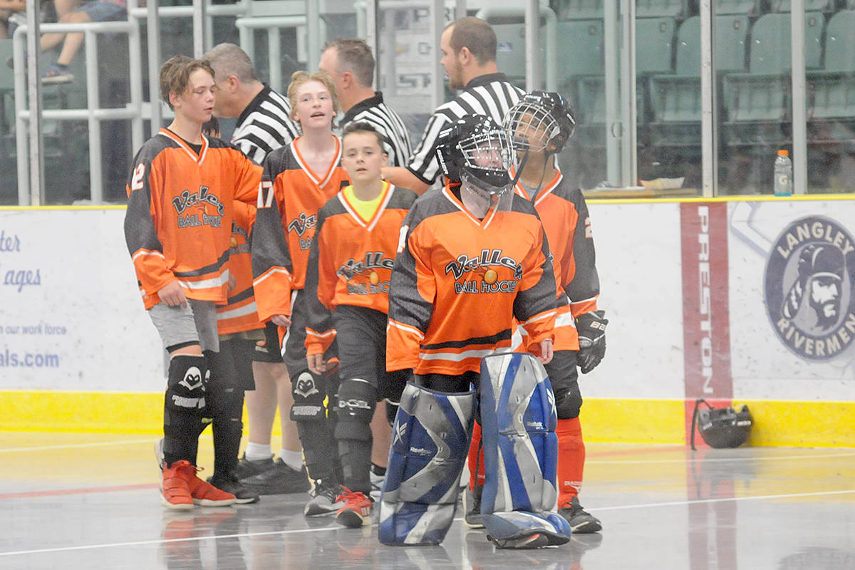 17410149_web1_190622-LAD-Ball-hockey-3