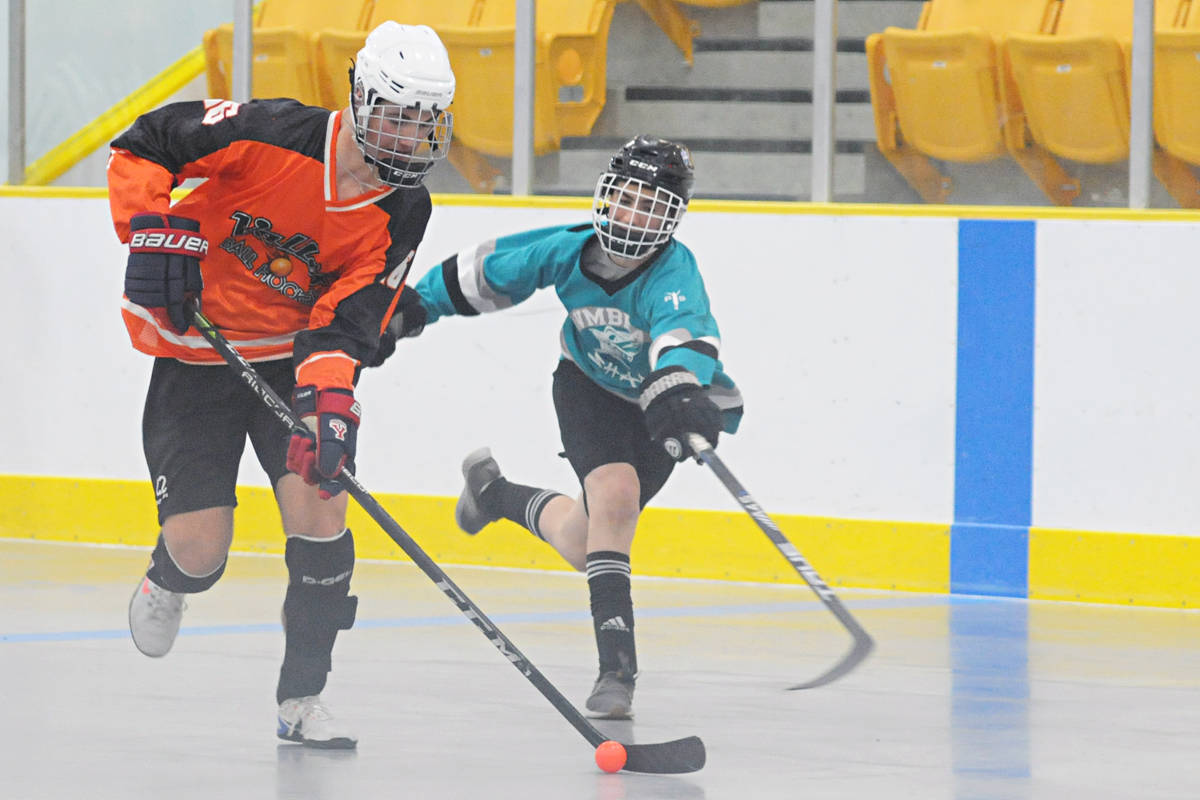 17518567_web1_190630-LAD-Ball-hockey-Victoria-vs-Valley-16