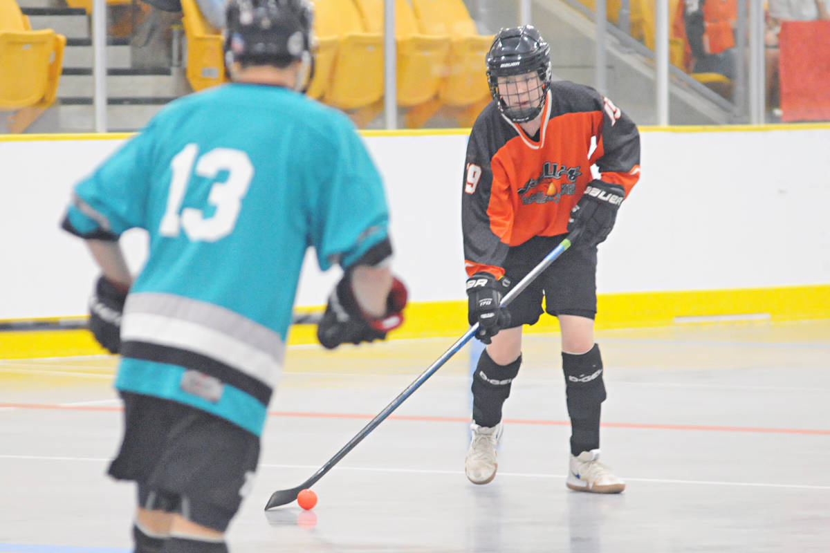 17518567_web1_190630-LAD-Ball-hockey-Victoria-vs-Valley-19