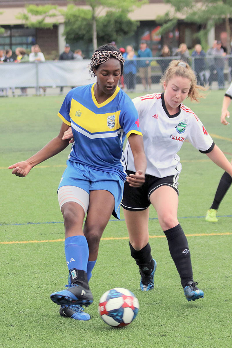 17631425_web1_190709-LAD-Falcons-soccer-bronze-Sheleena-Wiley