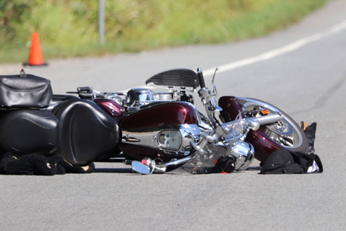 18135026_web1_motorcyclecrash1