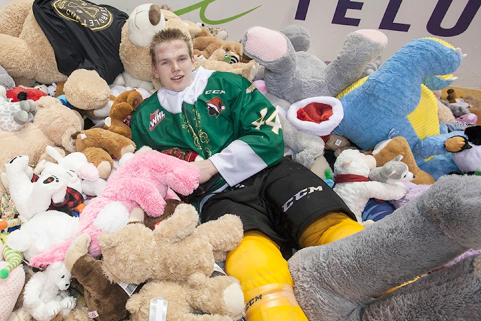 18250694_web1_190825-Teddy-Bear-toss-ByramPile2Dec8VICRF