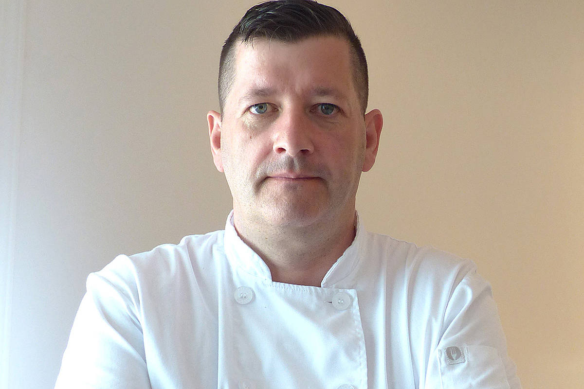 18435615_web1_Chef-Tobias-MacDonald