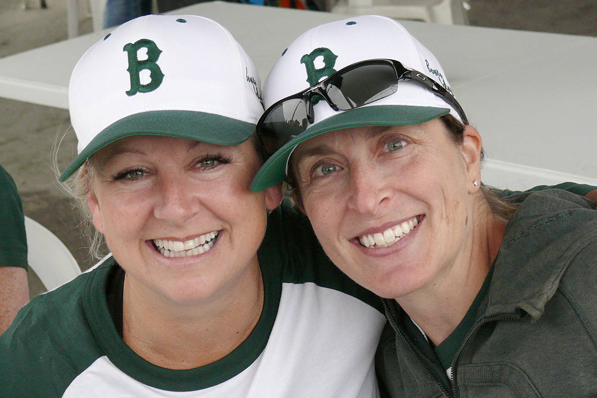 18527054_web1_190914-LAT-slo-pitch-provincials-5