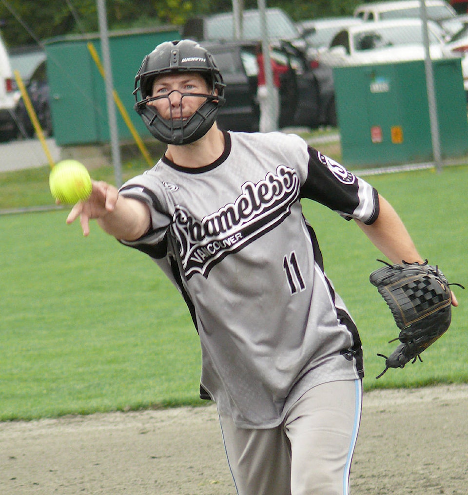 18527054_web1_190914-LAT-slo-pitch-provincials-6