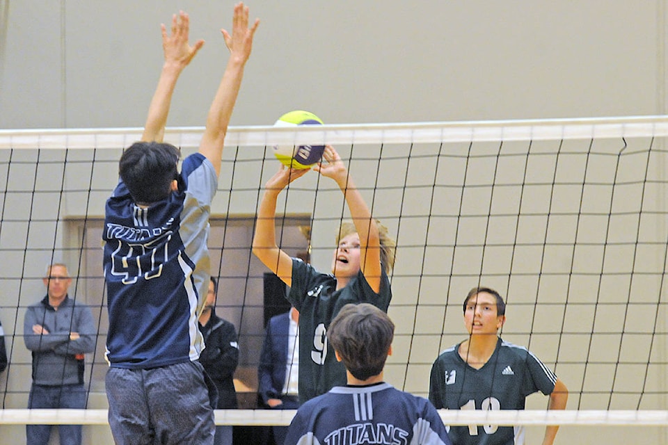 19165634_web1_191029-LAD-school-district-volleyball-1