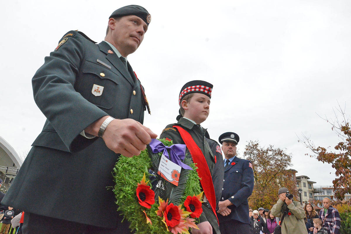 19329509_web1_191111-LAT-RemembranceDayCity_7