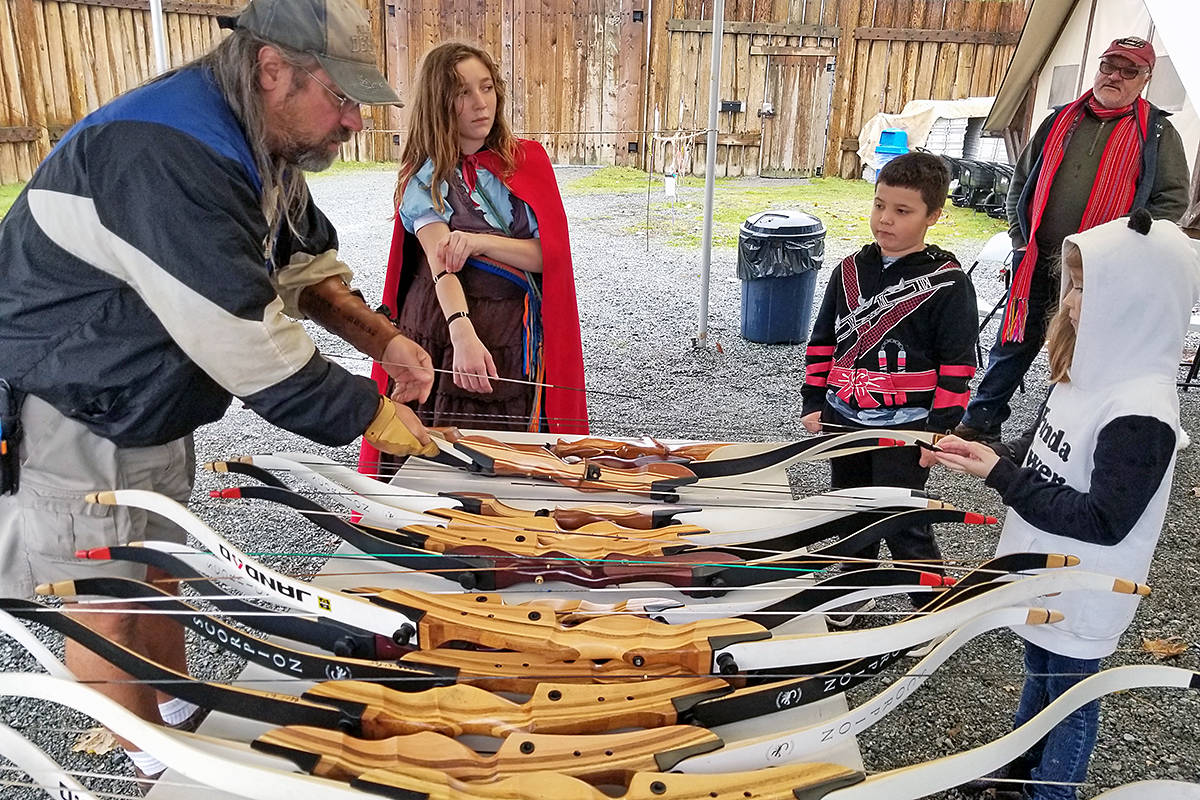 19416954_web1_191118-LAD-Louis-Riel-Day-archery