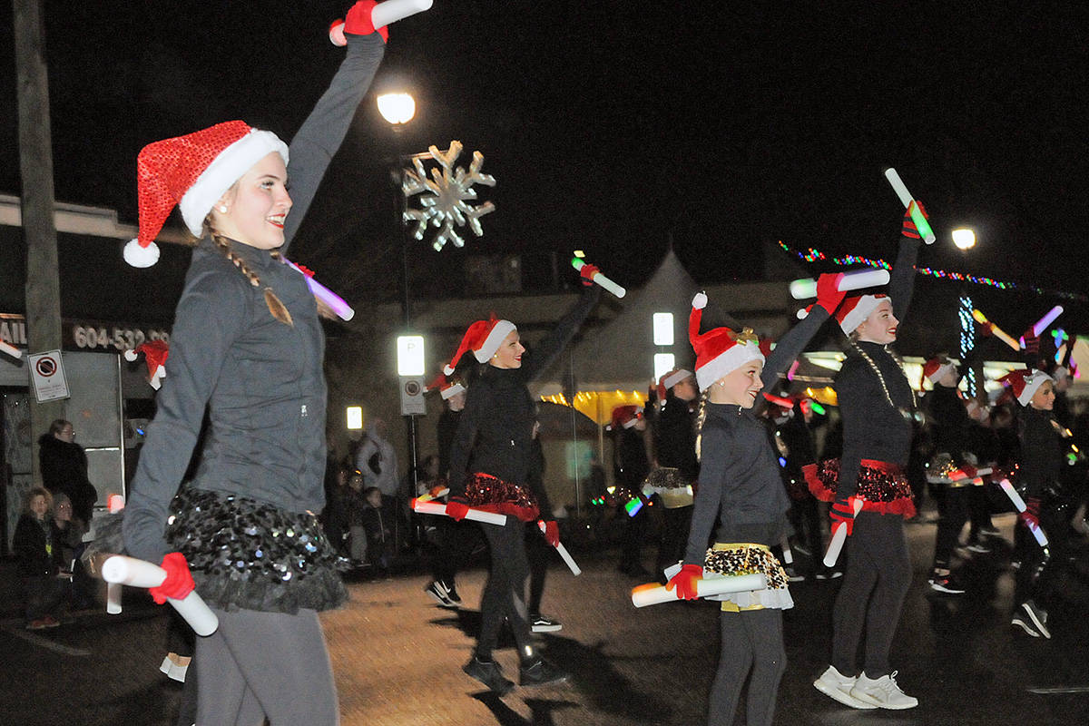 19694274_web1_191207-LAD-Magic-of-Christmas-Dancers