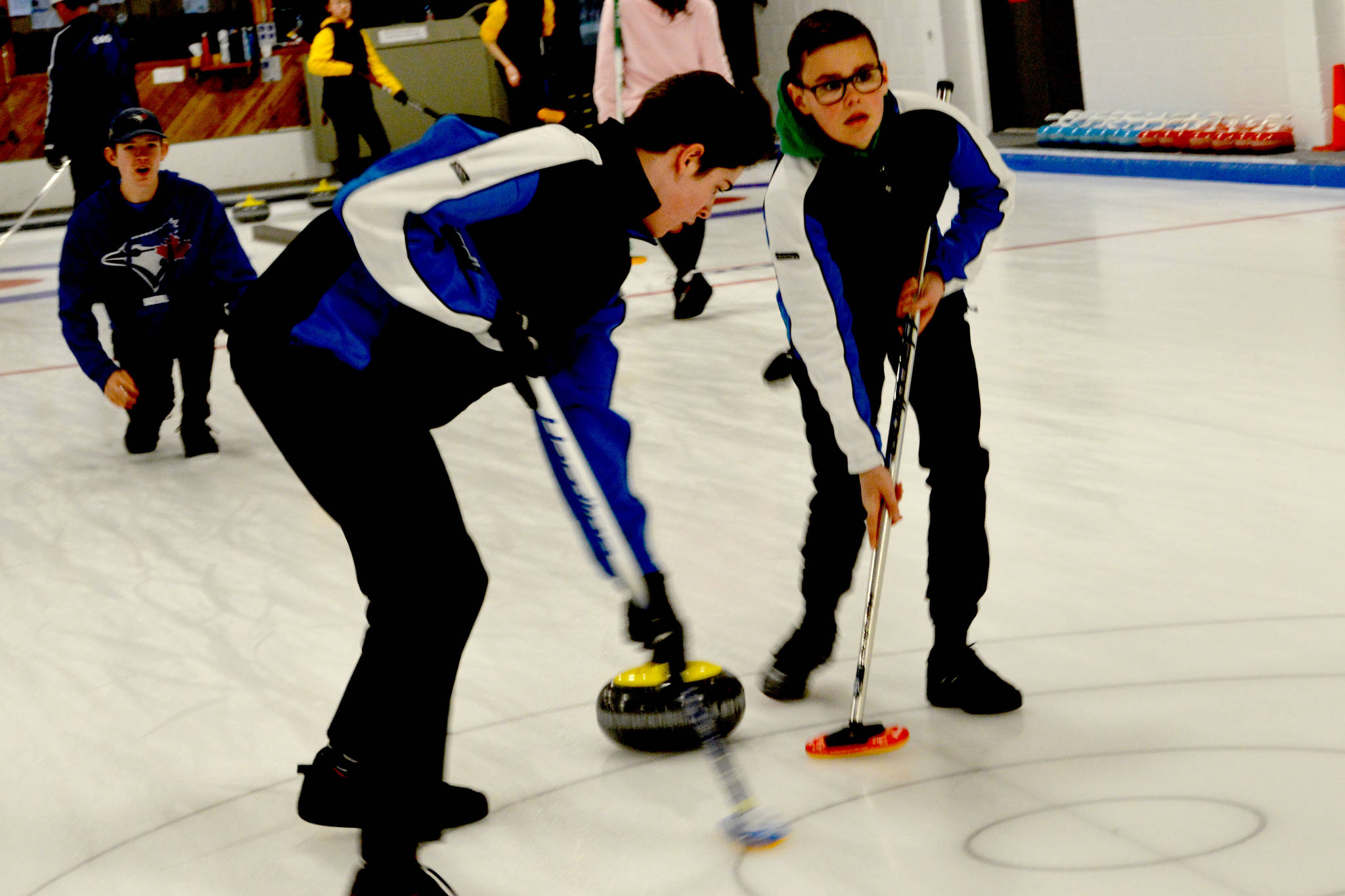 20022918_web1_Curling3