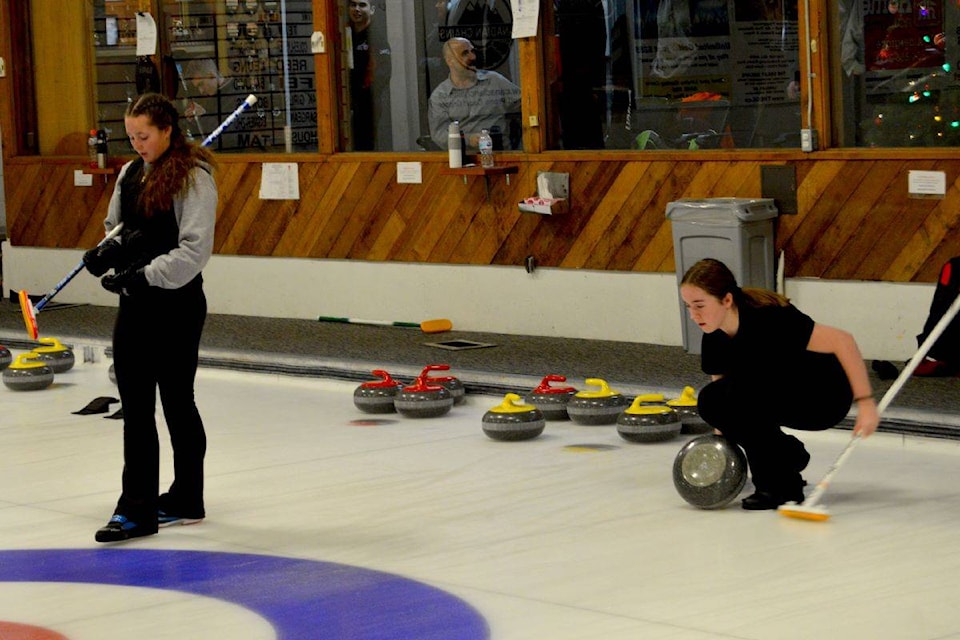 20022918_web1_Curling8