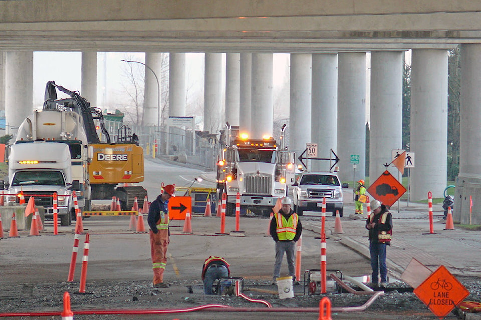 20387711_web1_200202-LAT-water-main-break-1_1