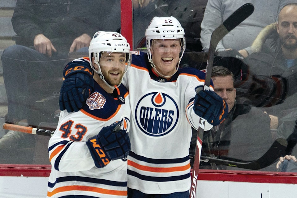 21240931_web1_190301-RDA-Oilers-celebrate