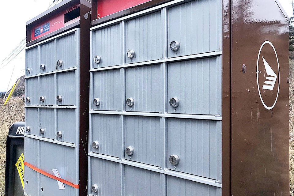 21373234_web1_mailbox