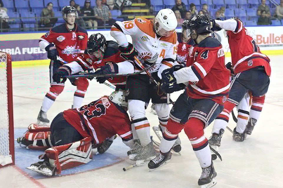 21707167_web1_200312-NBU-hockey-clippers-postponed_1