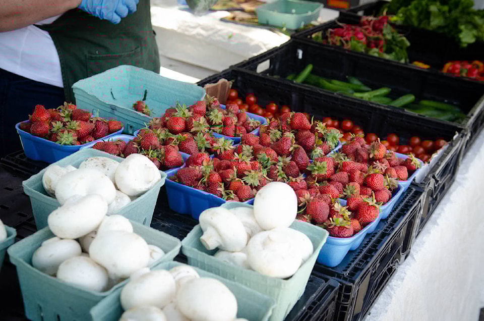 21751995_web1_200611-CLR-ClaytonFarmersMarket-UGC_1