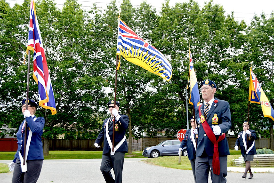 21977000_web1_200627-LAT-Flag-Raising-flag_1