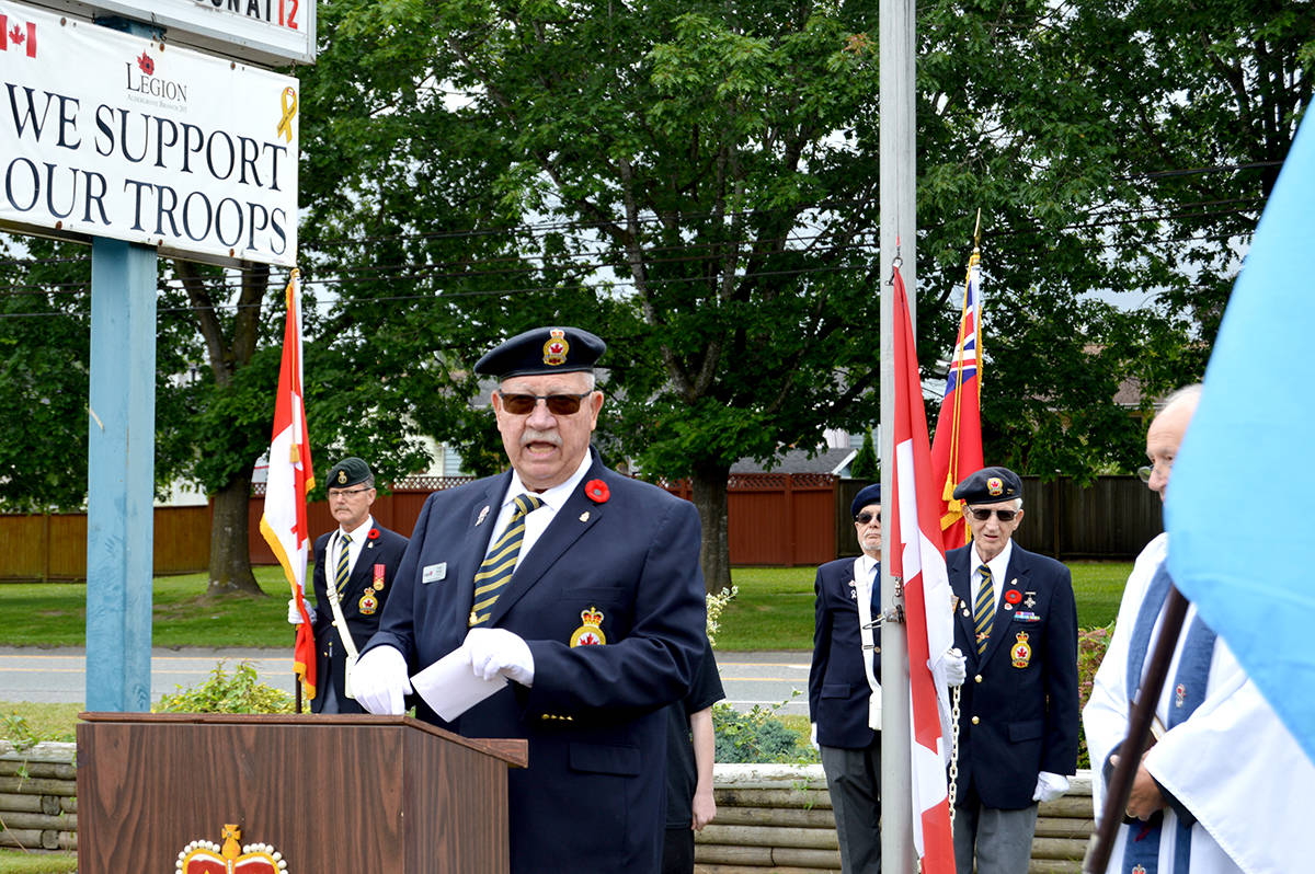 21977000_web1_200627-LAT-Flag-Raising-flag_6