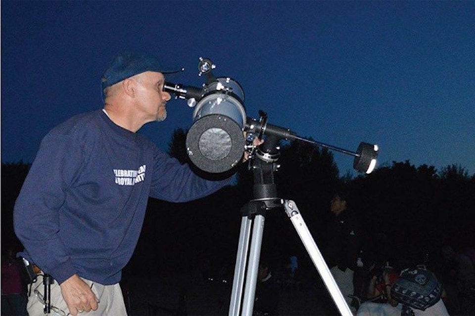 22276386_web1_copy_33188aldergroveMeteorShowerWatchWEB