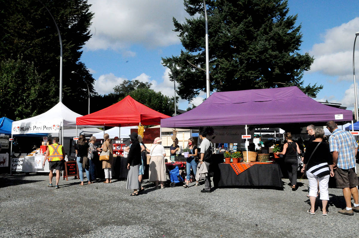 22488886_web1_200821-LAT-Fort-Langley-Farmers-market-Market_8