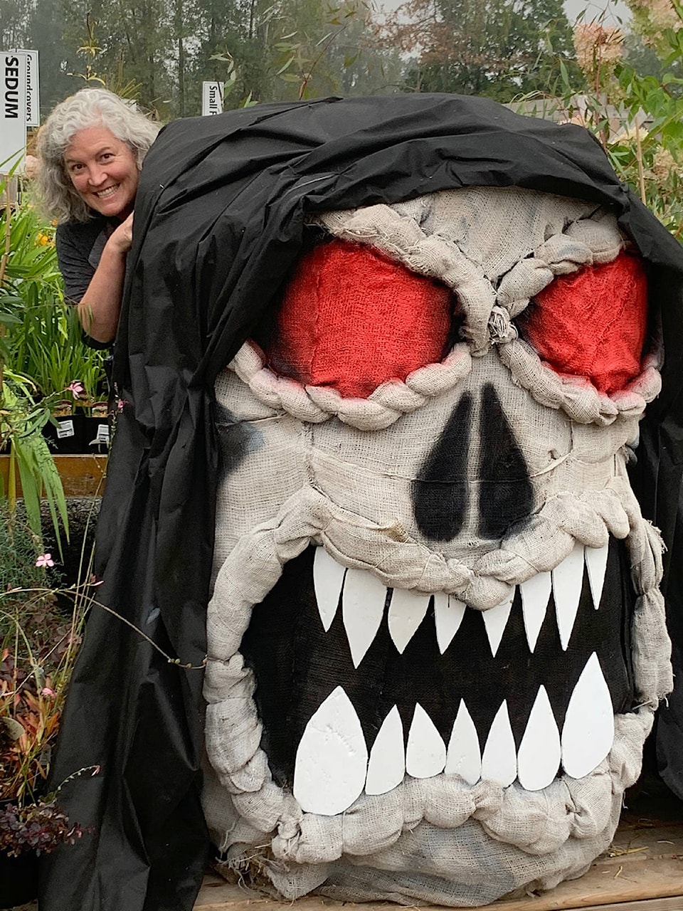 22749474_web1_200918-LAT-Scarecrows-Skull_2