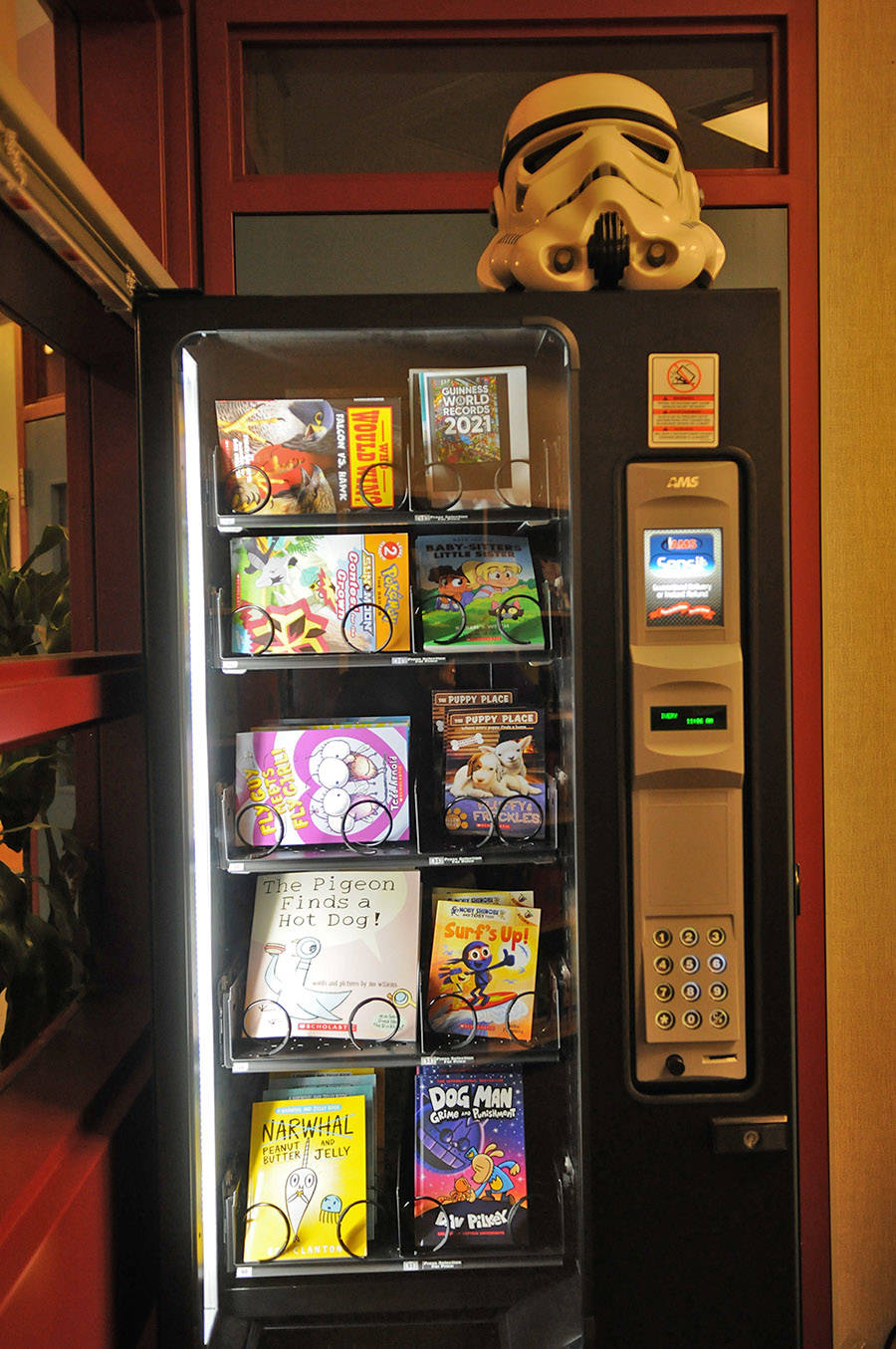 23033952_web1_201016-CPL-Unsworth-book-vending-machine_4