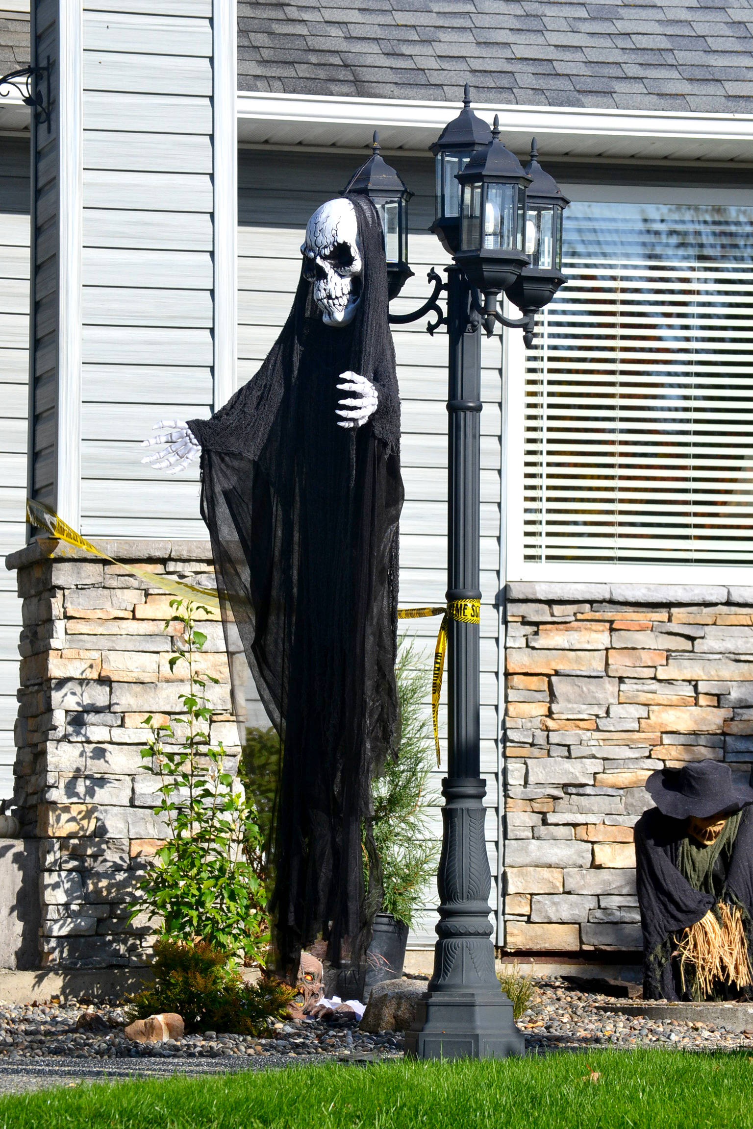 23096890_web1_201020-ALT-Halloween-photos-halloween_10