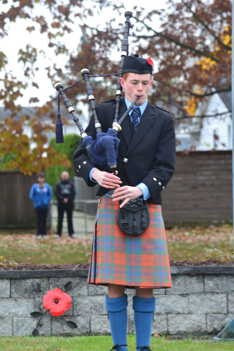 23256502_web1_201106-ALT-Aldergrove-Remembrance-Day-legion_5