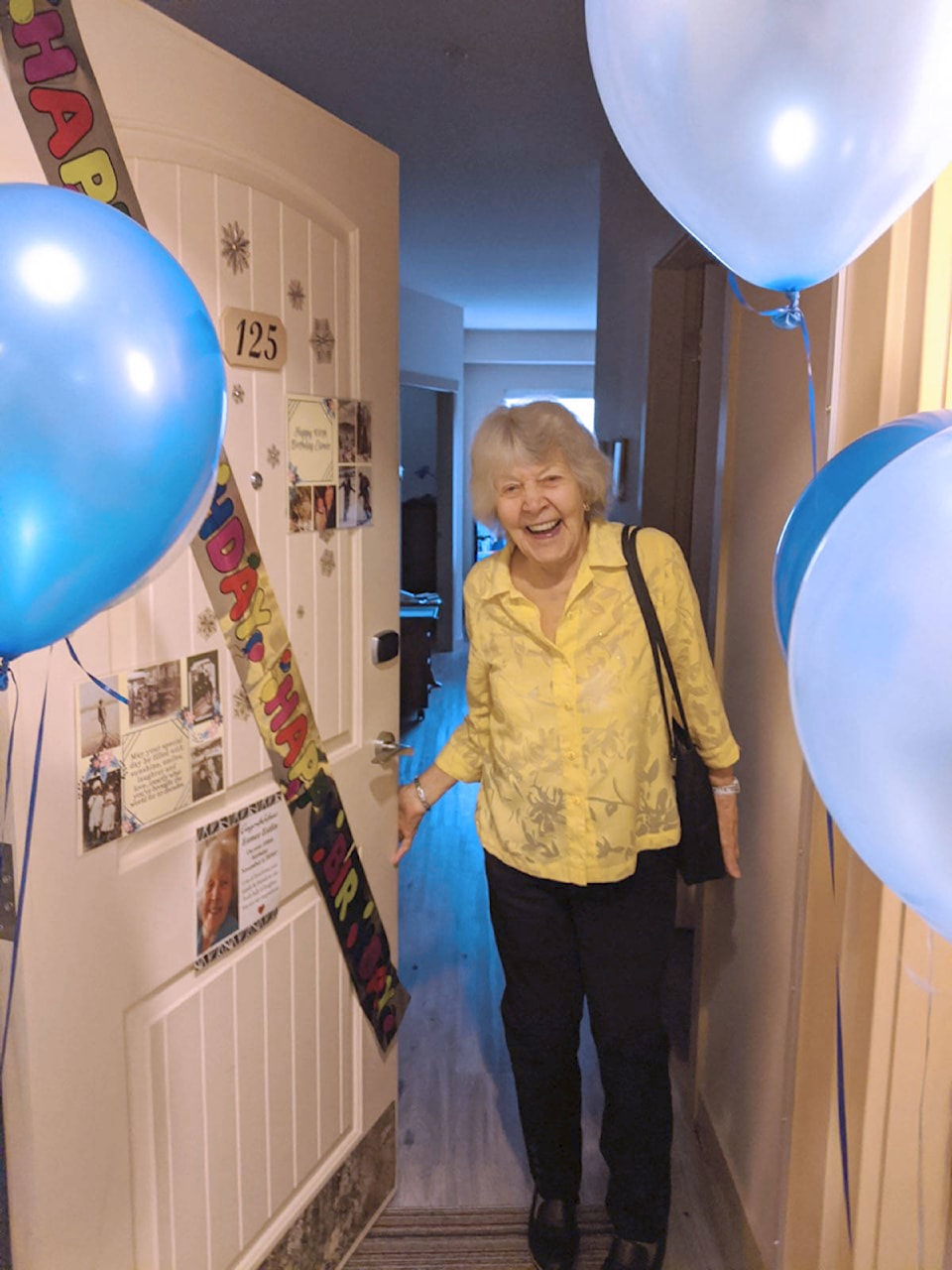 23275360_web1_201106-LAT-100YearOldEsmeeEstlin-._1