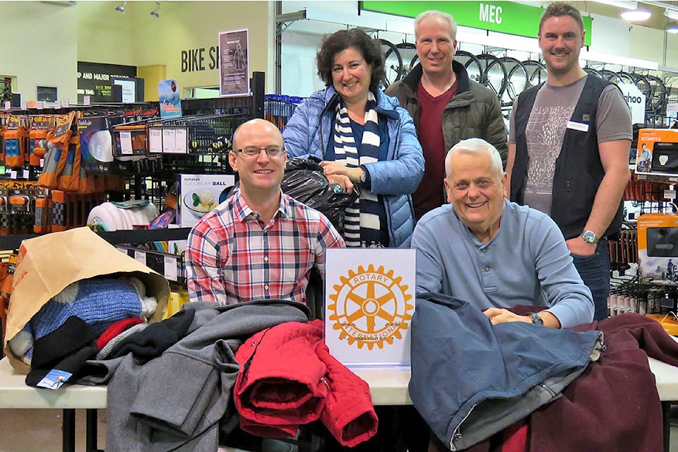 23396506_web1_201120-LAT-RotaryClothingDrive-JanuaryDrive_1