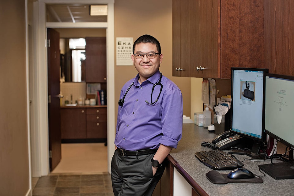 23499979_web1_201207-Impress-LAT-LMHF-Dr.Wong_1