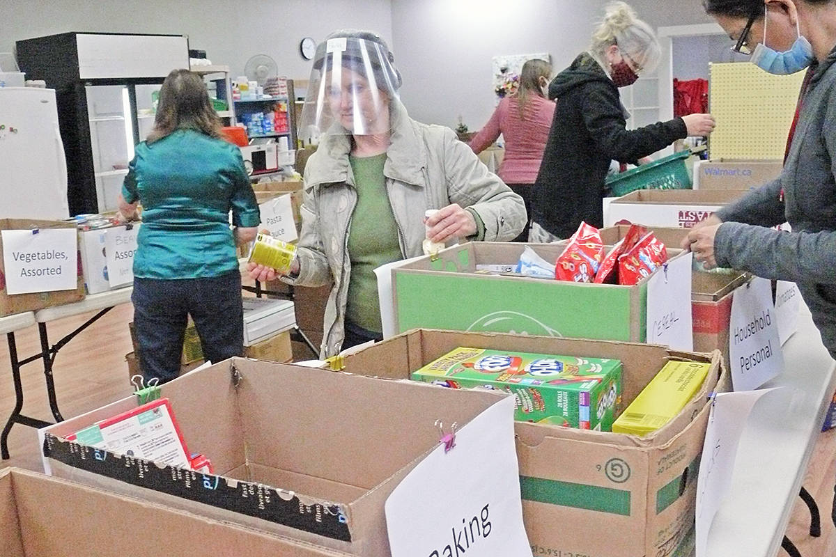 23620840_web1_201213-LAT-Record-response-to-food-bank_1