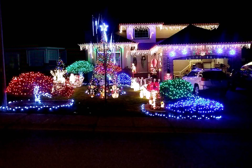 23659000_web1_201216-ALT-Girouard-Light-feature-light_1