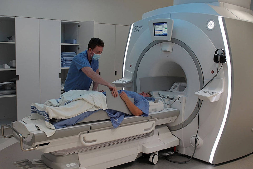 24059057_web1_copy_201211-LAT-NewMRI1