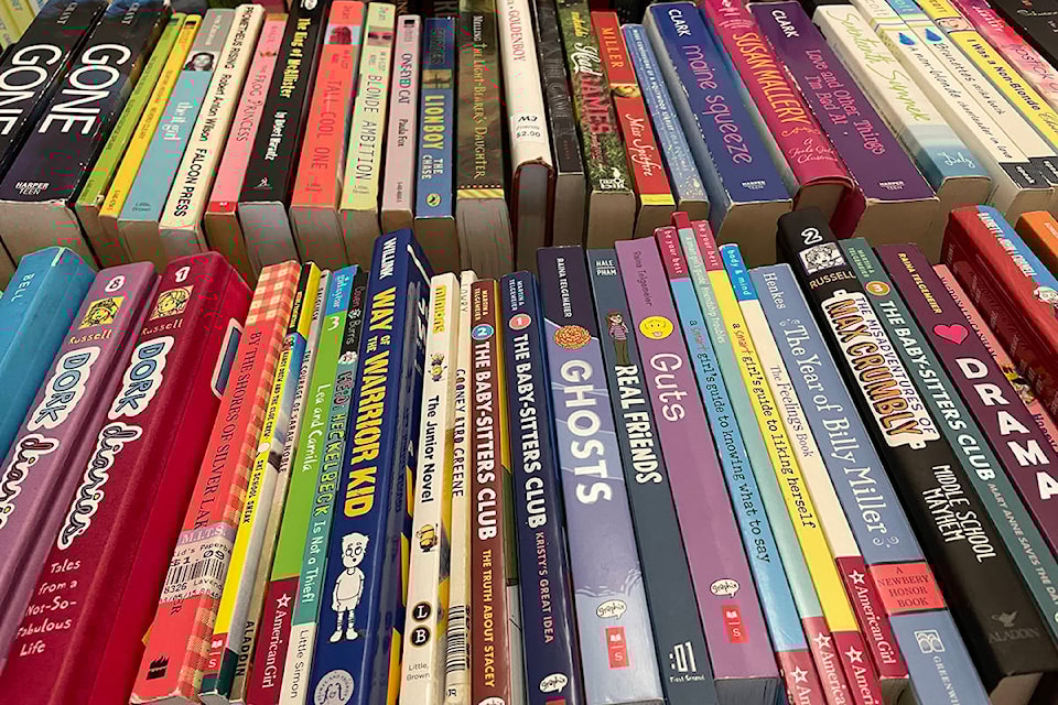 24292542_web1_BookStore-MIR-210120-p-BookStore_12