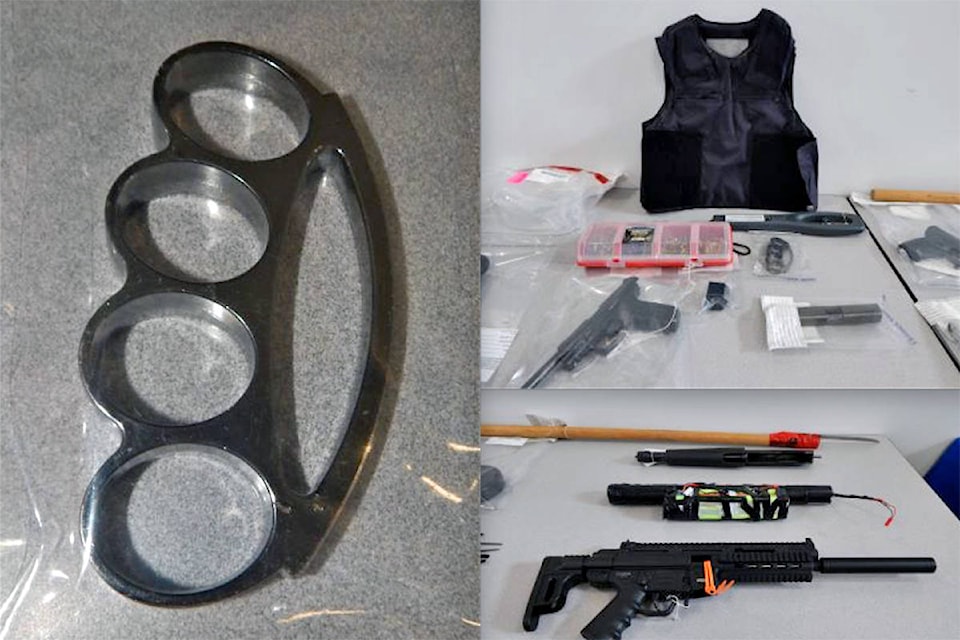 25665120_web1_210629-LAT-DF-guns-drugs-seized_1