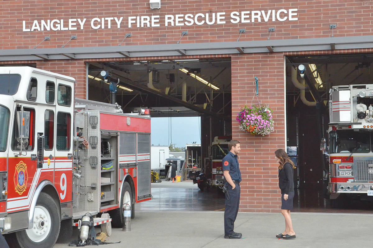 25773391_web1_210709-LAT-HC-FilmingAtCityFireHall-._2