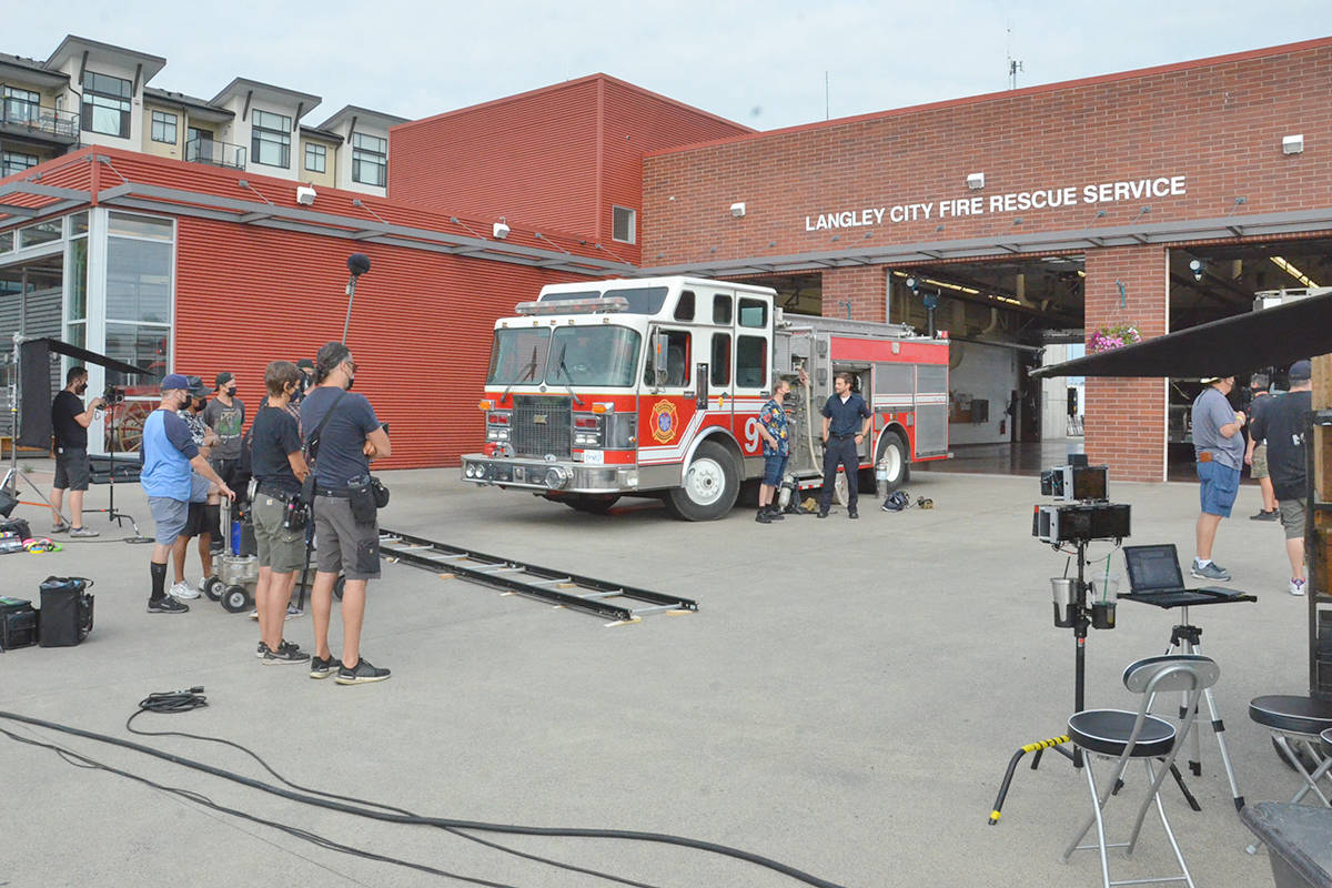 25773391_web1_210709-LAT-HC-FilmingAtCityFireHall-._6