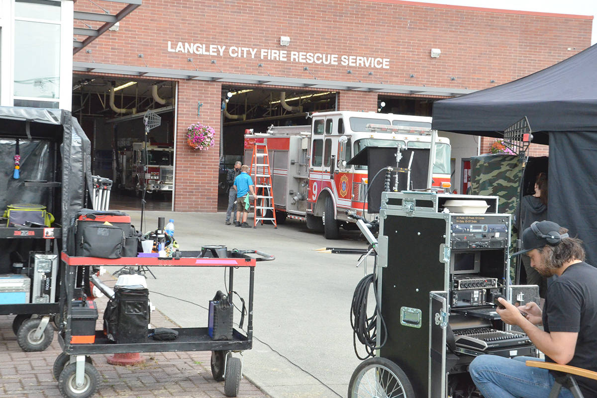 25773391_web1_210709-LAT-HC-FilmingAtCityFireHall-._7