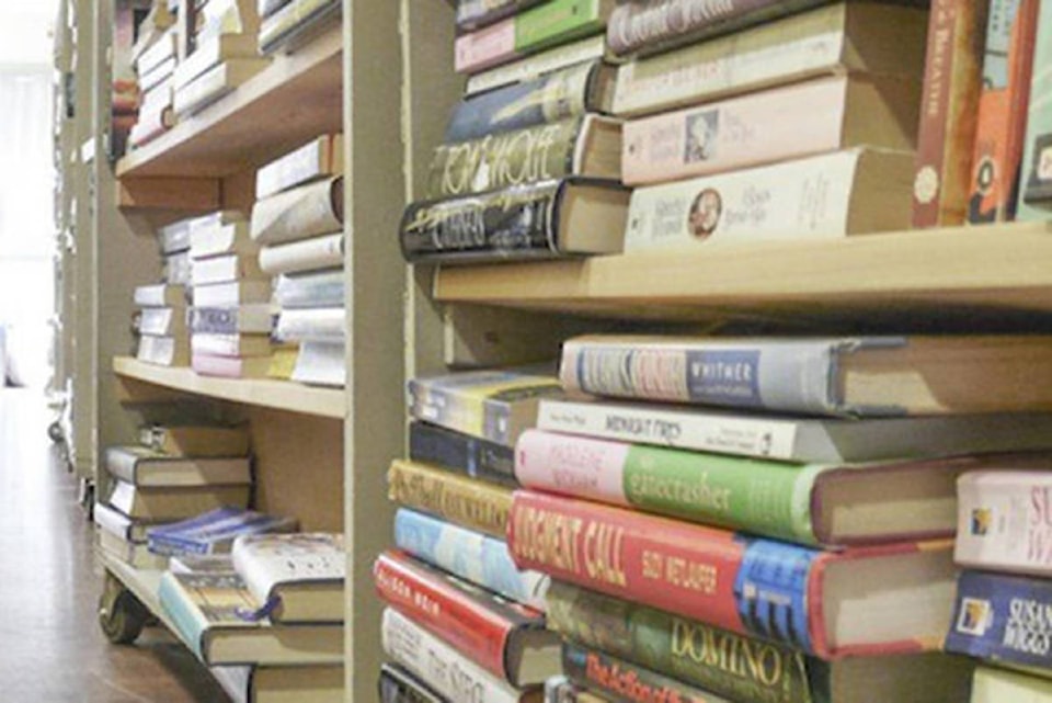 26131516_web1_210812-ALT-RU-Library-hours-library_1