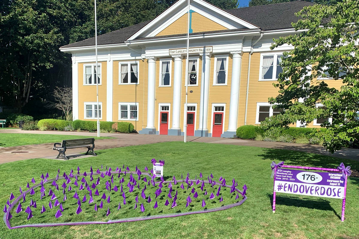 A display to raise awareness of drug overdose deaths went up on the front lawn of the Fort 91ԭ historic community hall on Sunday, Aug,. 29. (Special to 91ԭ Advance Times)