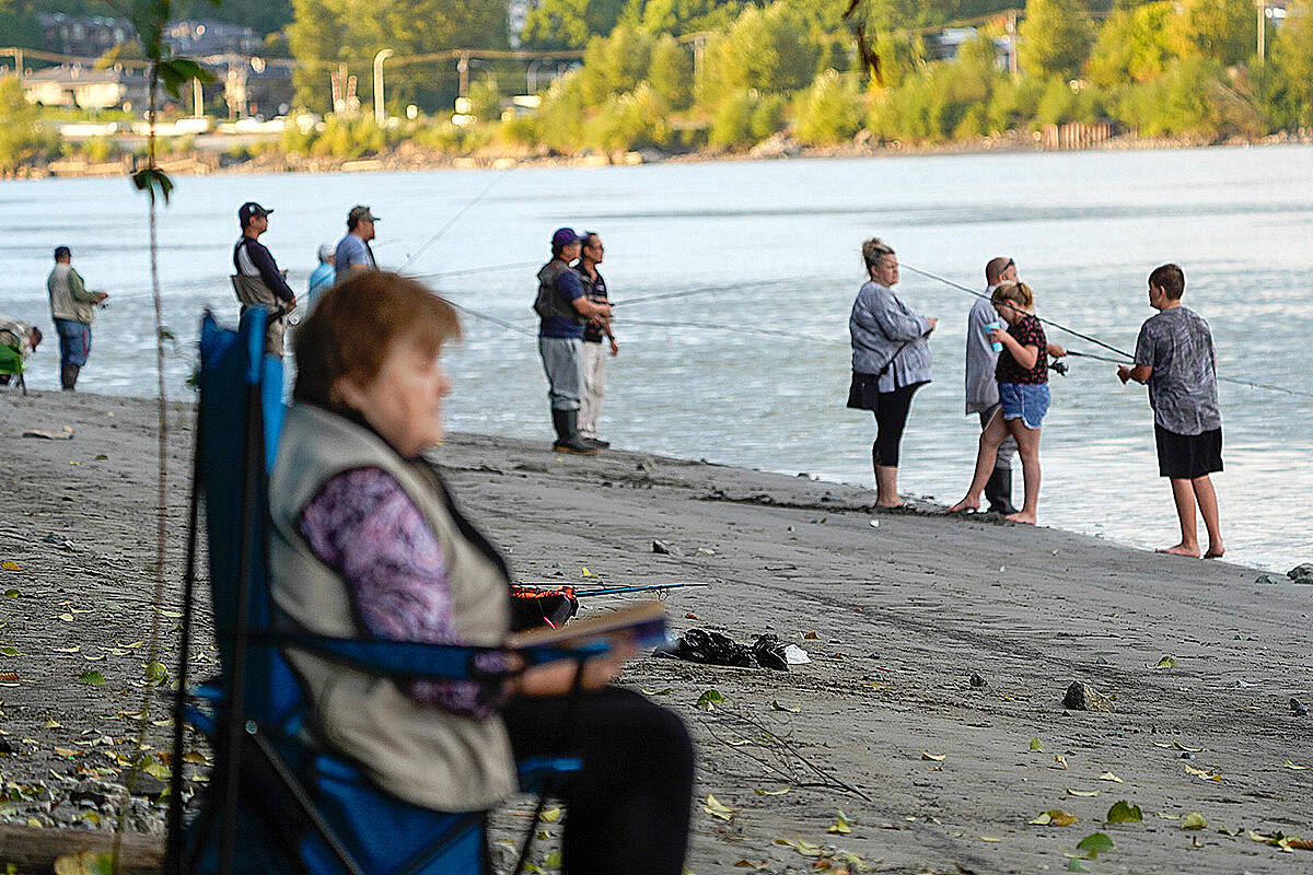 26452144_web1_210910-LAT-RH-LENSFasulloFishers-Fishing2_1